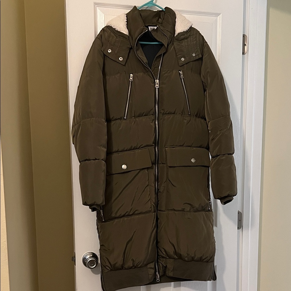 Free People Olive Puffer Jacket size S- never worn. No tags
